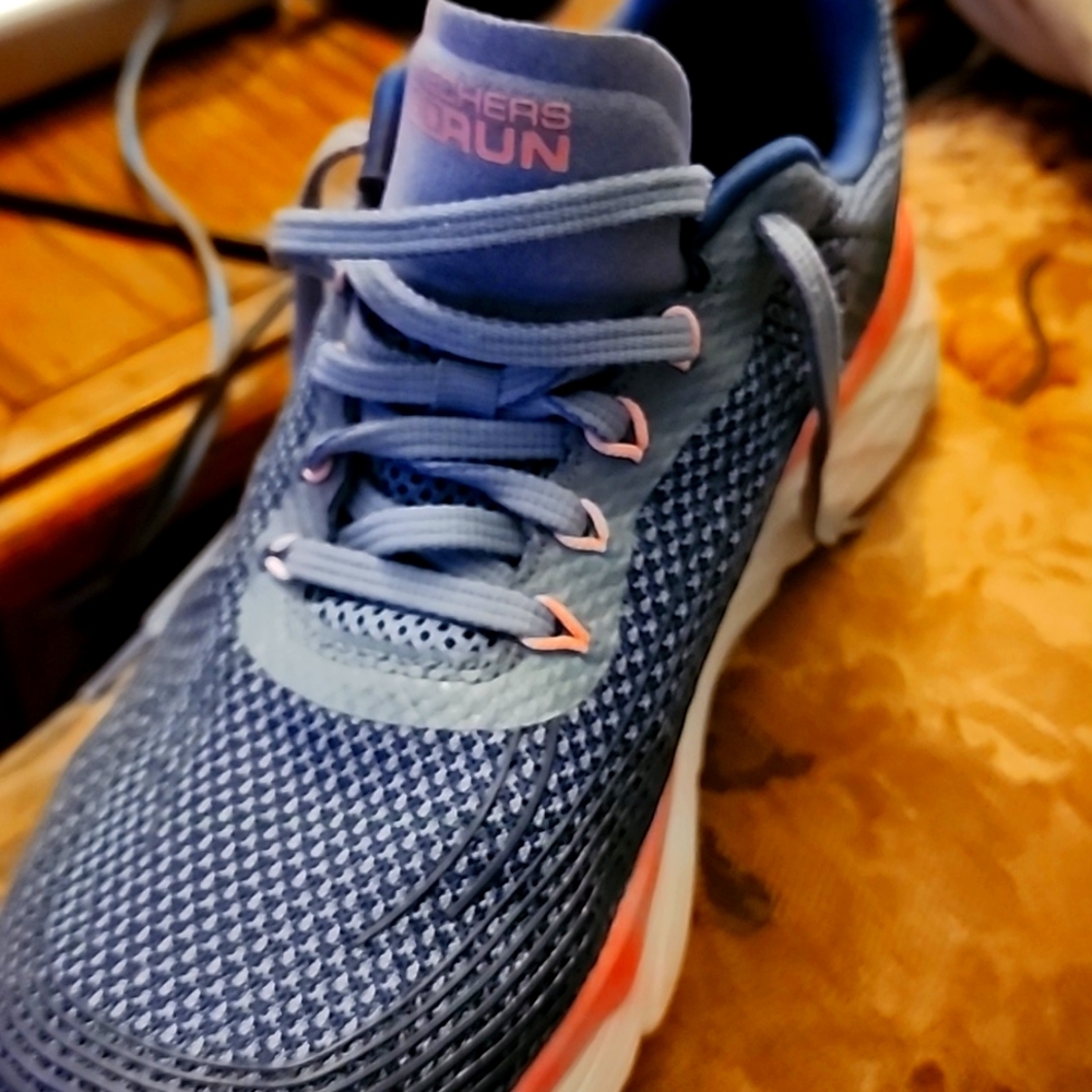 Sketchers Air cooled Goga Mat Max Cushion shoe